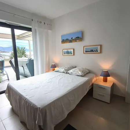 With Terrace Close To The Апартаменты