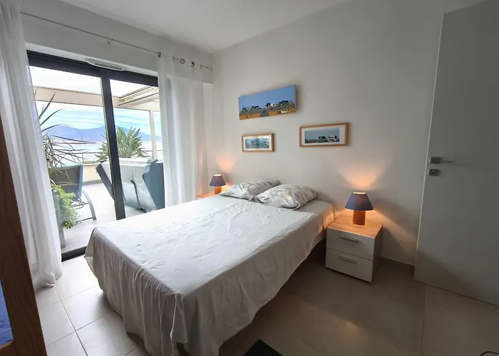 With Terrace Close To The 公寓