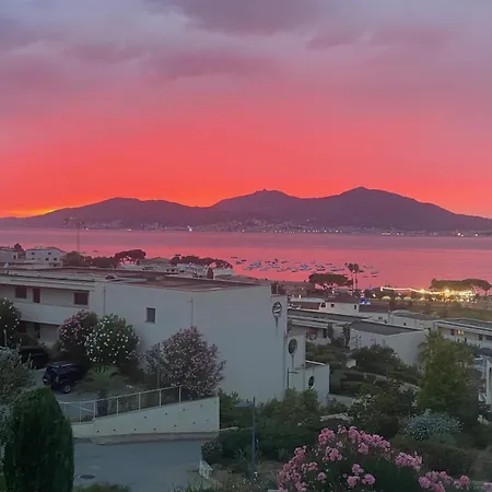 Apartmán With Terrace Close To The