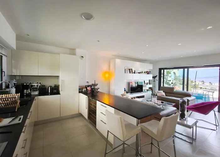 Apartmán With Terrace Close To The