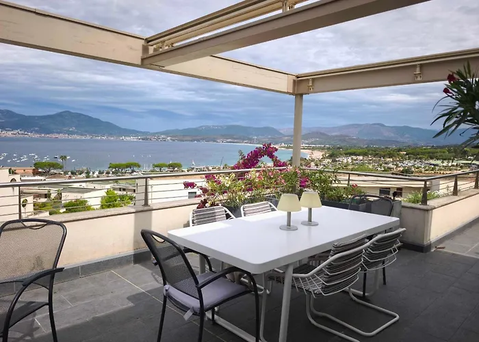 With Terrace Close To The Lejlighed Grosseto-Prugna